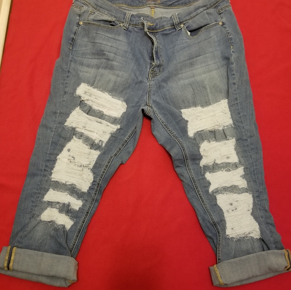 Women's Plus Size Melissa McCarthy Cropped Jeans